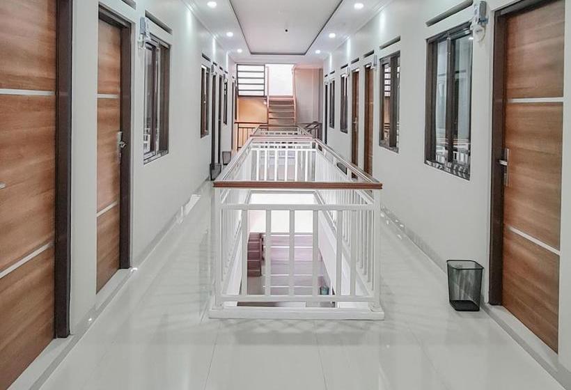 בית מלון כפרי Reddoorz Syariah @ Boemi Guesthouse Tasikmalaya