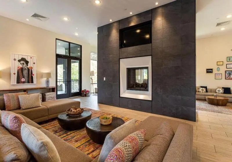 Kasa Freemorewest Charlotte