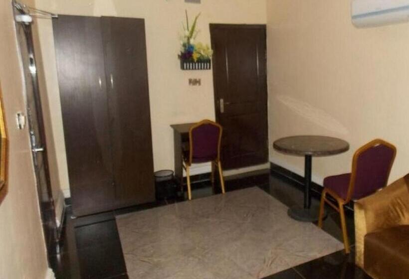 پانسیون Room In Lodge   Nest Spa And Suites