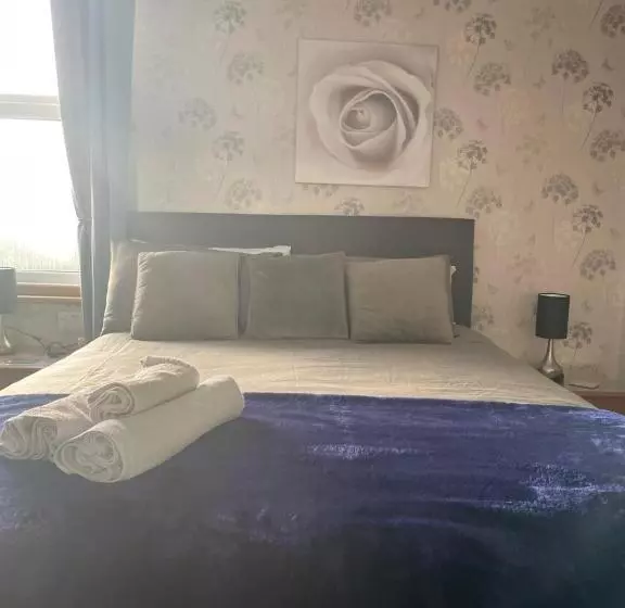 تختخواب و صبحانه Whiteways Guest House