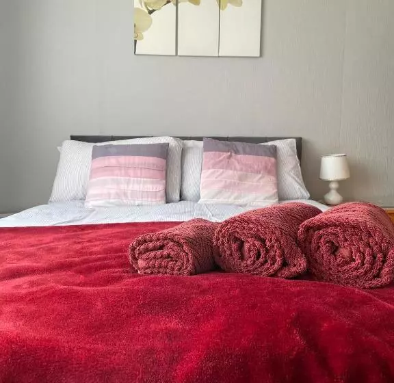 تختخواب و صبحانه Whiteways Guest House