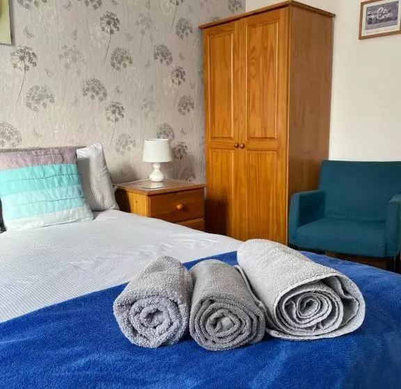 تختخواب و صبحانه Whiteways Guest House