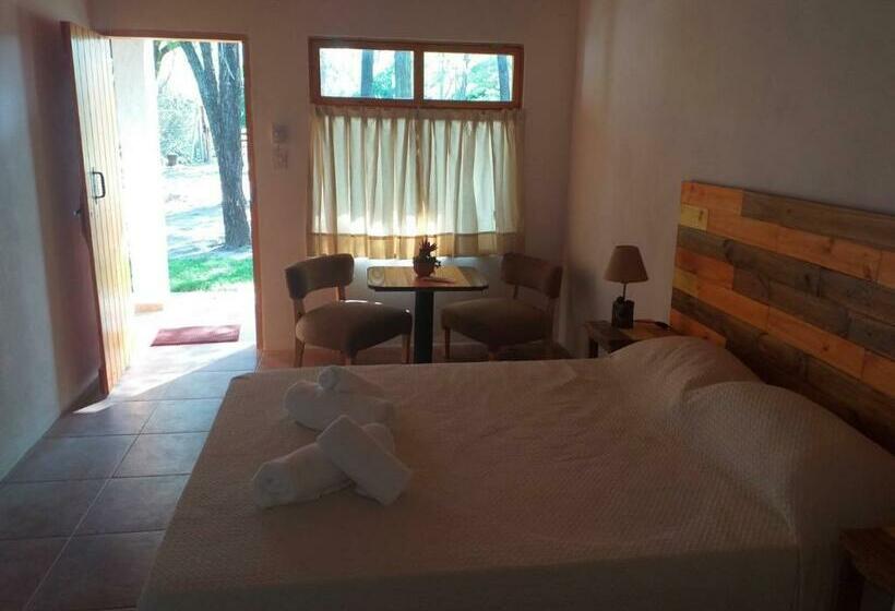 ホテル Hostal El Algarrobo