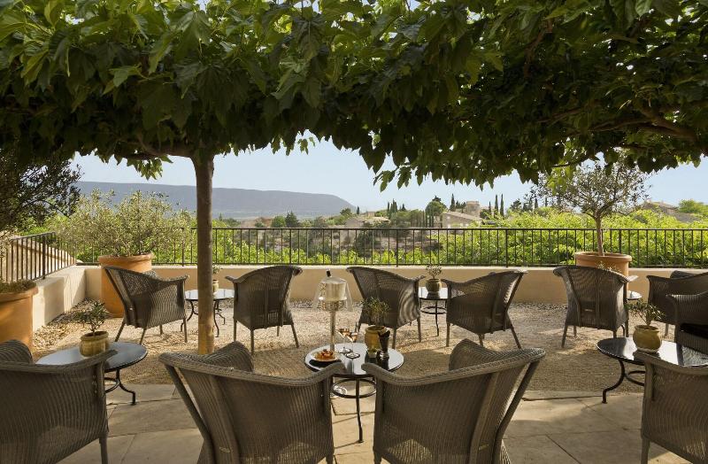 هتل Airelles Gordes, La Bastide