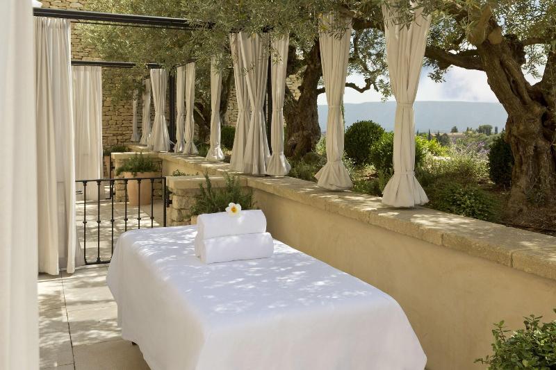 هتل Airelles Gordes, La Bastide