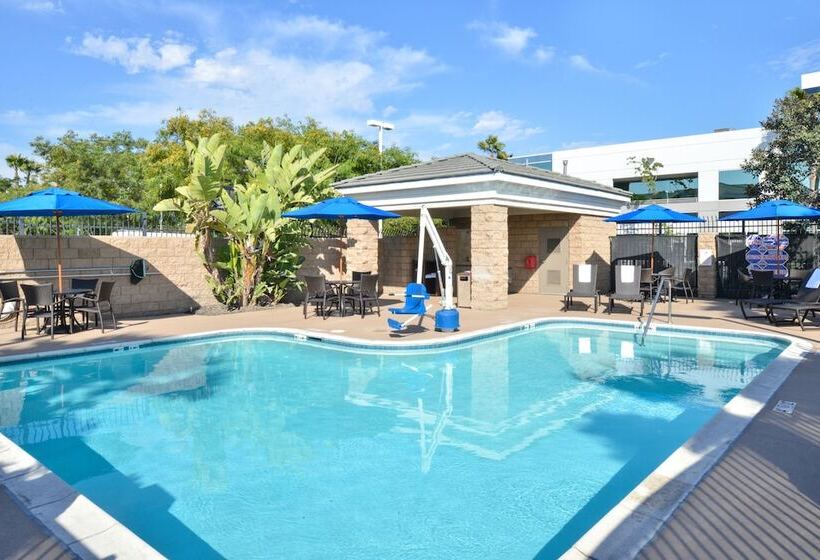 Holiday Inn Express Hotel & Suites San Diego Otay Mesa By Ihg