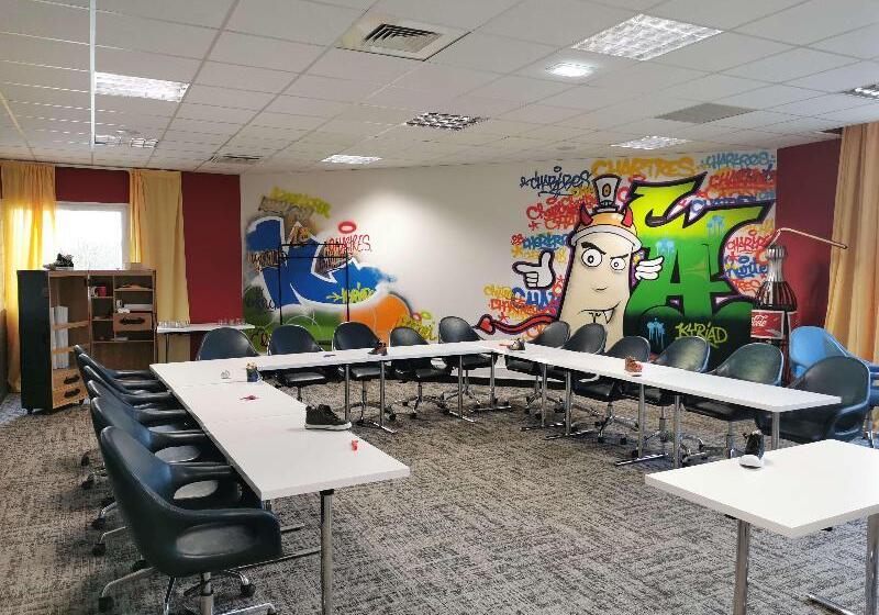 فندق Kyriad Chartres