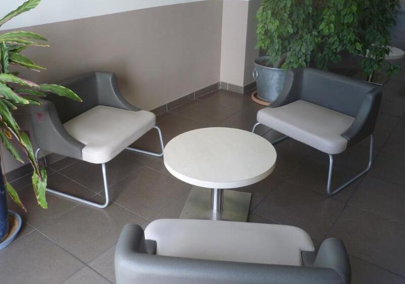 فندق Kyriad Chartres