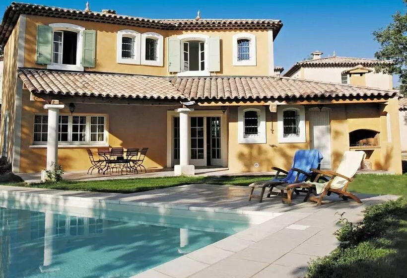 Отель Lagrange Vacances Domaine De Fayence