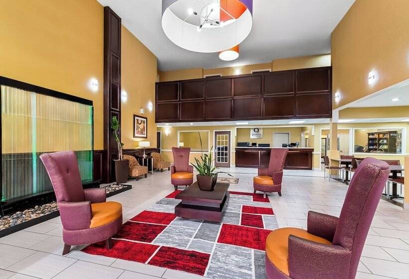 هتل Quality Inn & Suites Airport North - Stone Oak