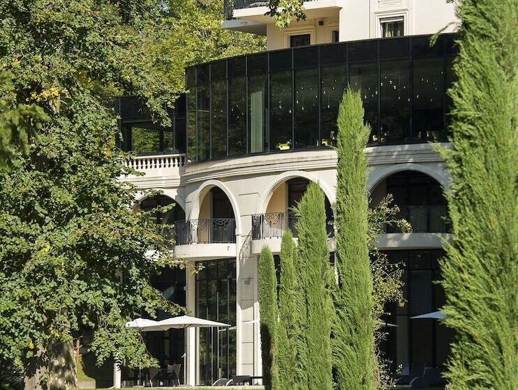 Отель & Spa Le Pavillon