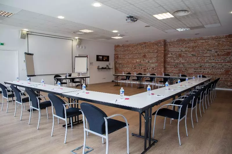 Clarion Aparthotel Toulouse Le Parc De L Escale