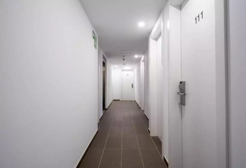 هتل Bestprice Girona