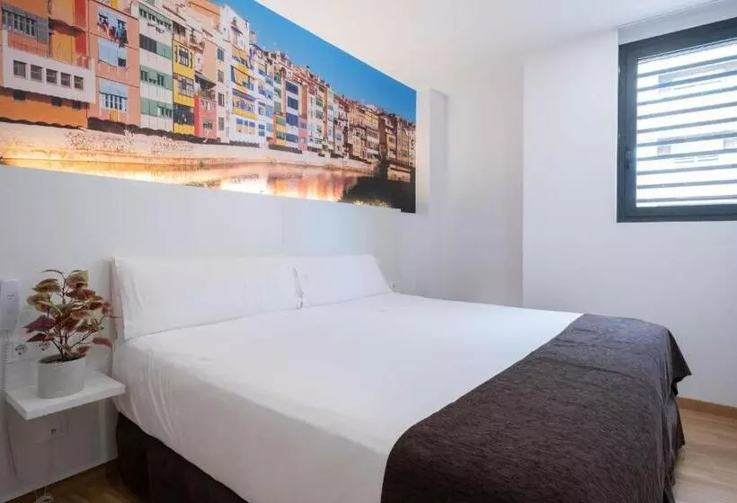 هتل Bestprice Girona