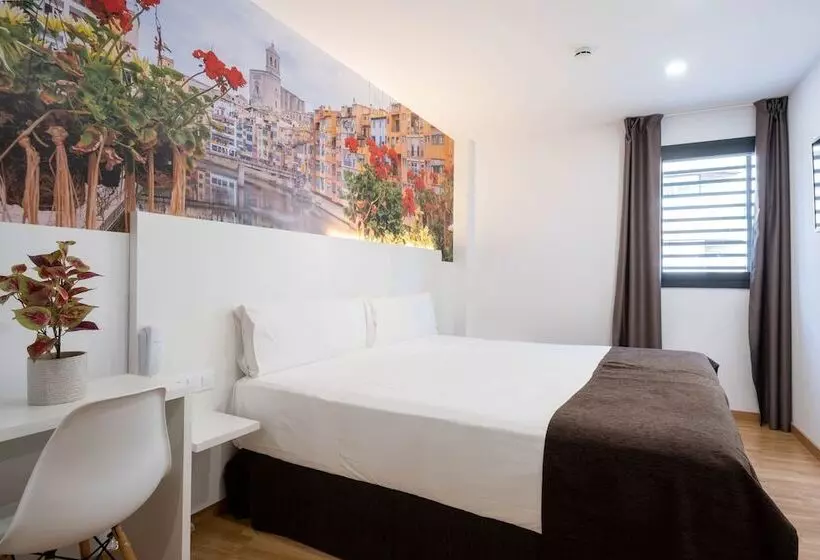 هتل Bestprice Girona