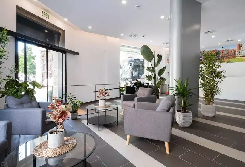 هتل Bestprice Girona