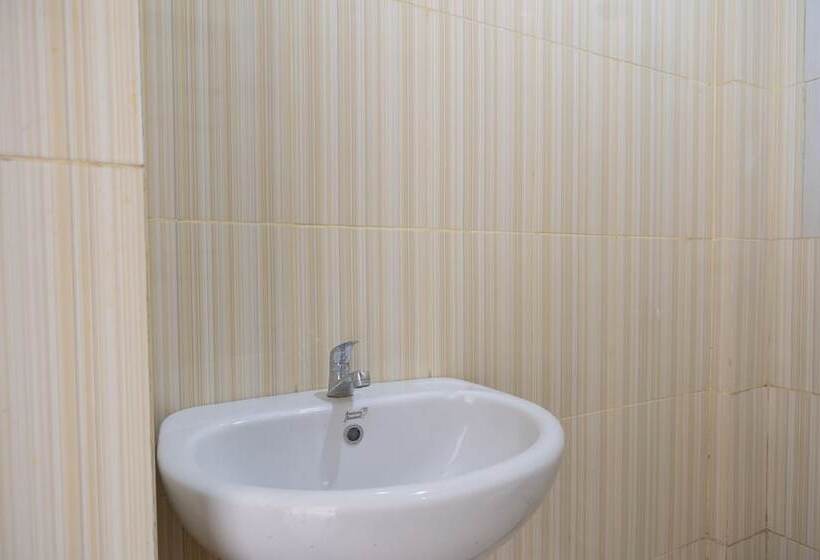 בית מלון כפרי Oyo Life 2204 Griya Hita