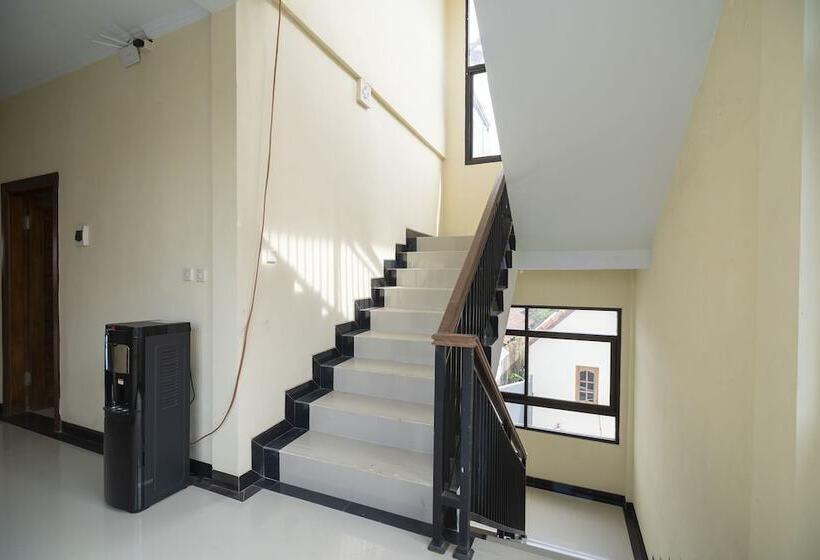 בית מלון כפרי Oyo Life 2204 Griya Hita