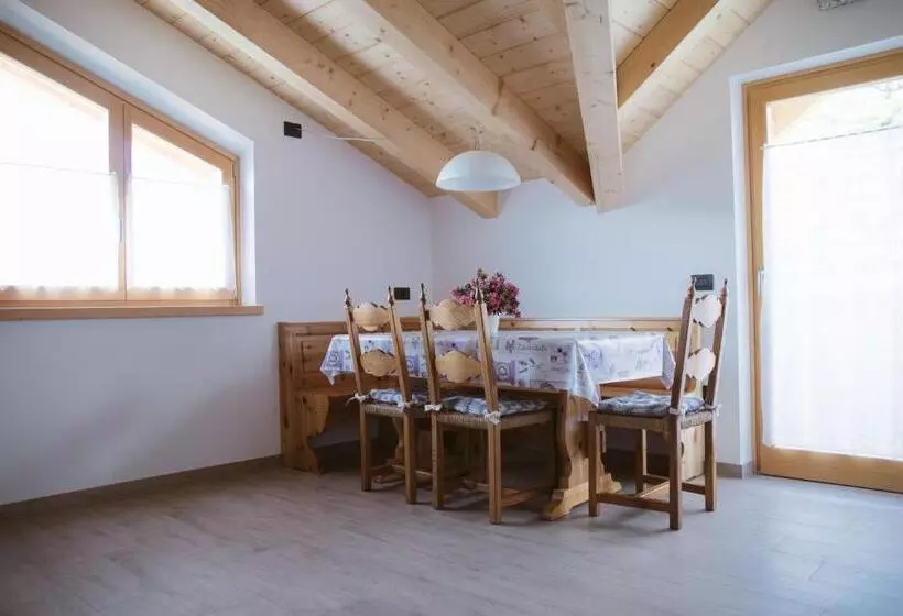 ホテル Agritur Rizzi Di Inama Ugo