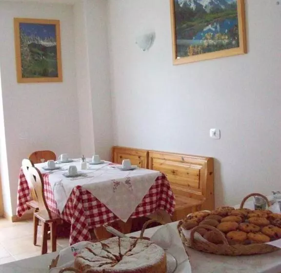 ホテル Agritur Rizzi Di Inama Ugo