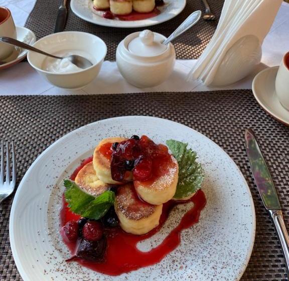 פנסיון Zarinski