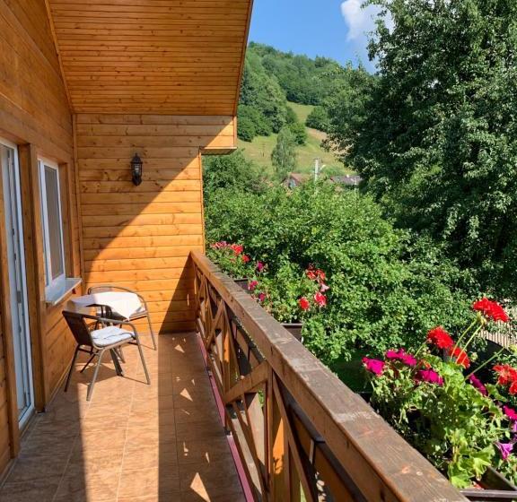 פנסיון Zarinski