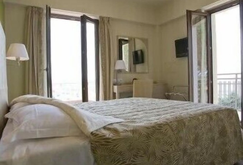 فندق Fortebraccio