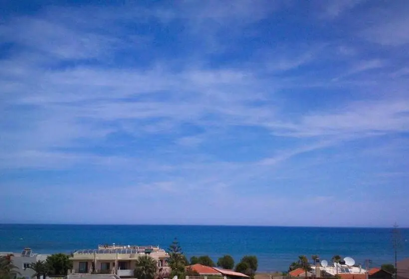 ホテル Kalimera