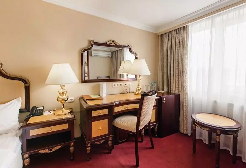 هتل Mandarin Moscow