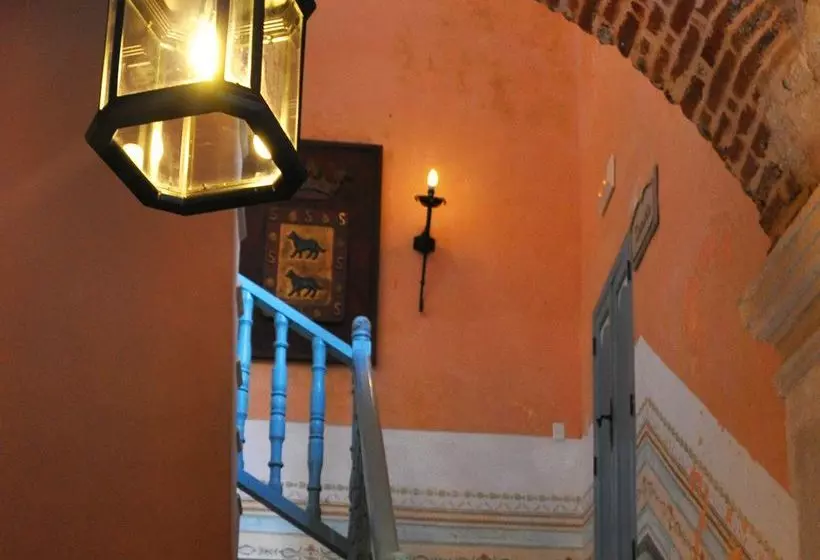 Hotelli Marques de Prado Ameno