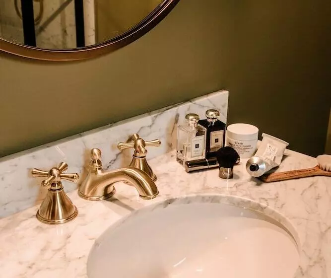 בית מלון כפרי Rosemount Inn