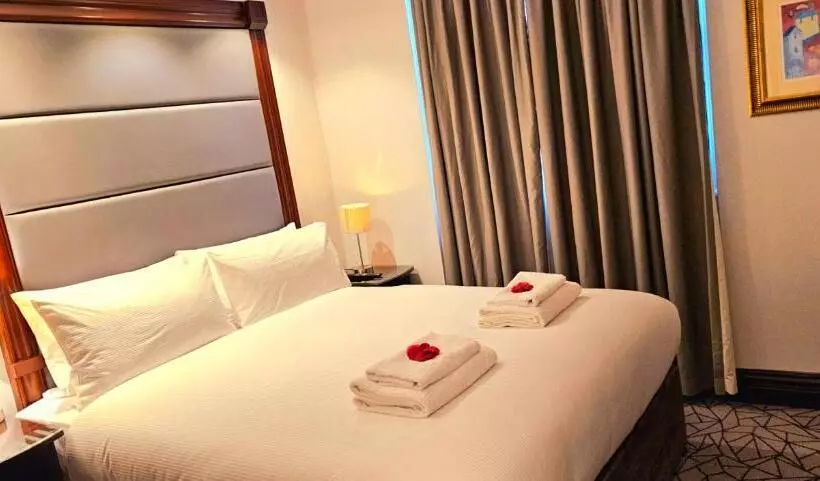 בית מלון כפרי Hyde Park International