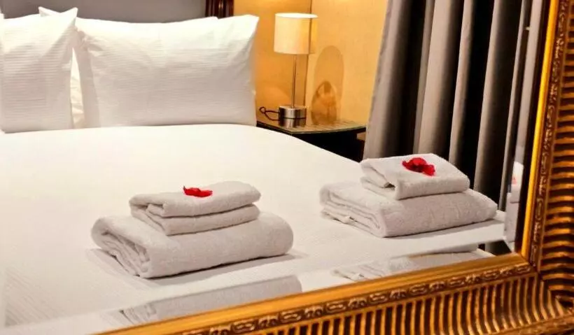 בית מלון כפרי Hyde Park International