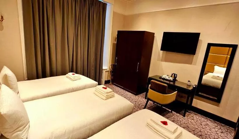 בית מלון כפרי Hyde Park International