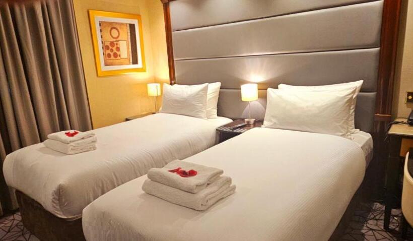 בית מלון כפרי Hyde Park International