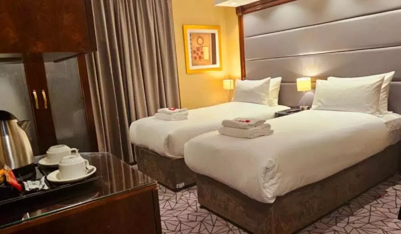 בית מלון כפרי Hyde Park International