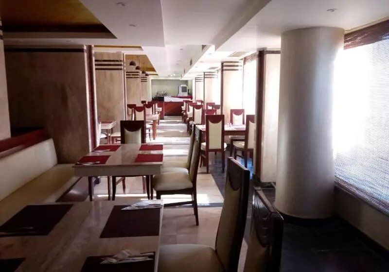 هتل Tiba Pyramids Resort