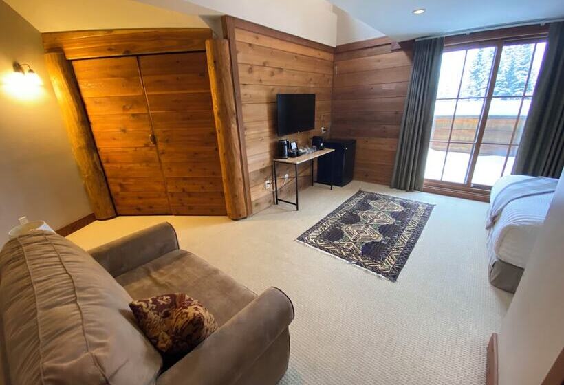 هتل Winston Lodge