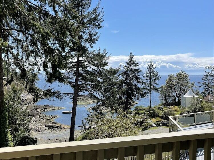 Rockwater Secret Cove Resort