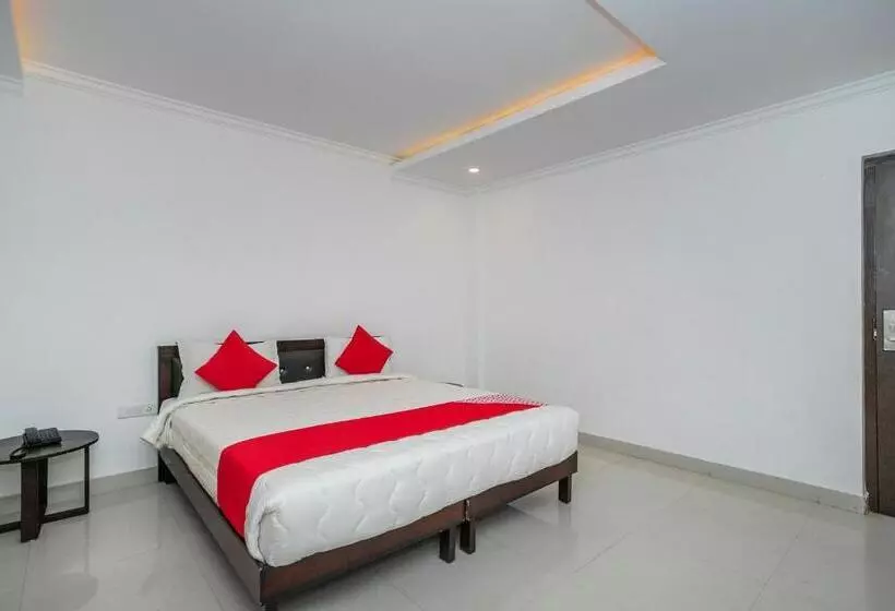 Hotel Collection O  Cosmopolitan