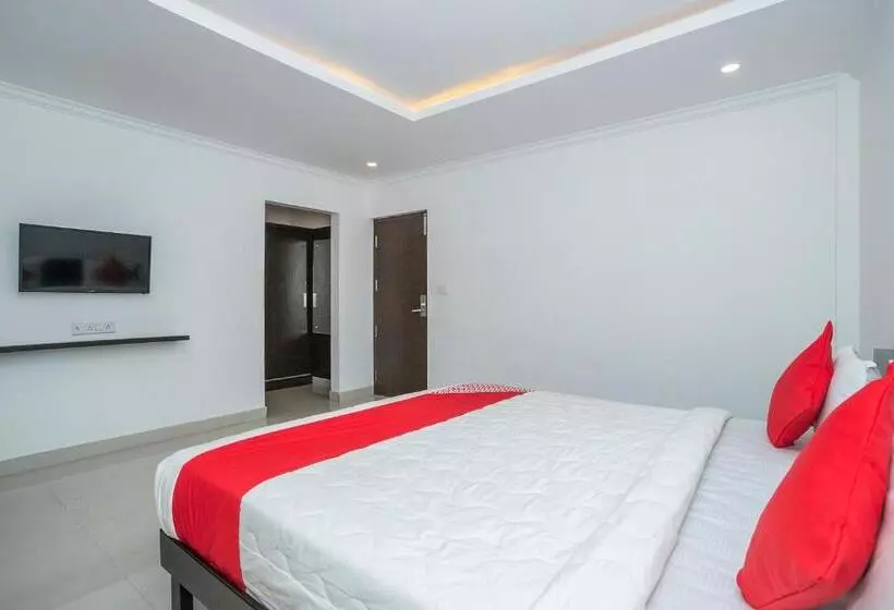 Hotel Collection O  Cosmopolitan