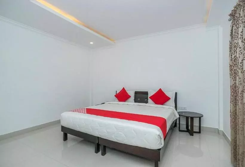 Hotel Collection O  Cosmopolitan