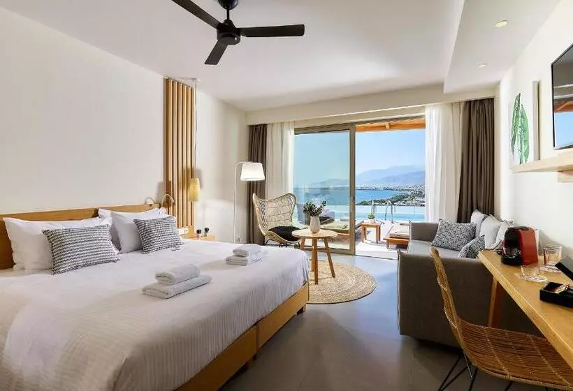 ホテル Enorme Santanna Beach