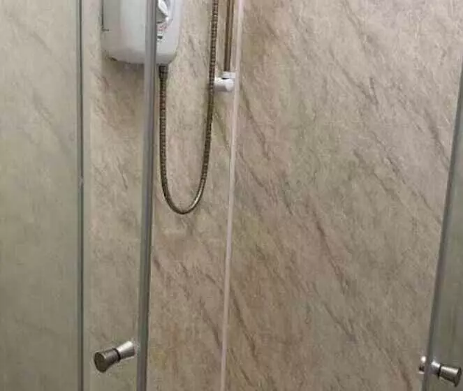 هتل Newport Lodge