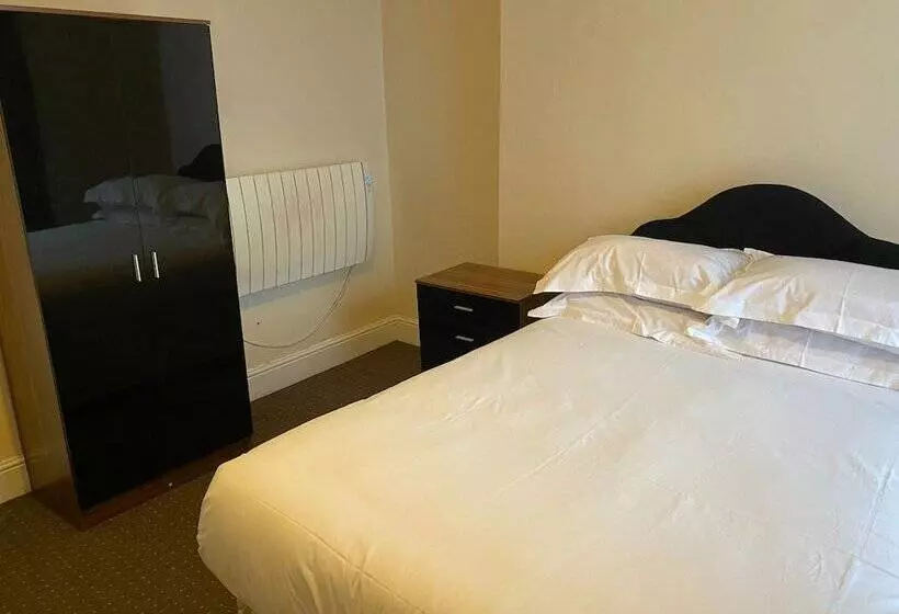 هتل Newport Lodge