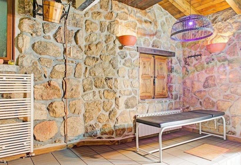 Delightful Rural Apartment With Shared Garden, Jacuzzi, Sauna And Swimming Pool