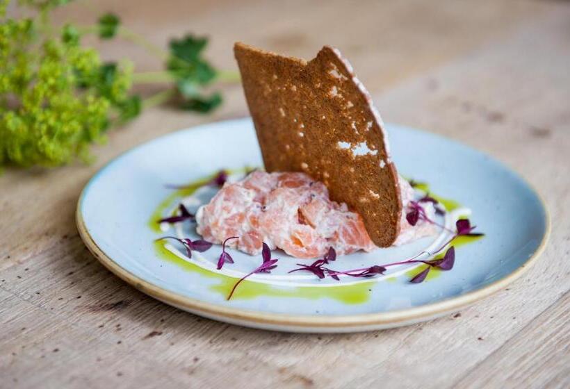 여관 The White Hart, Overton