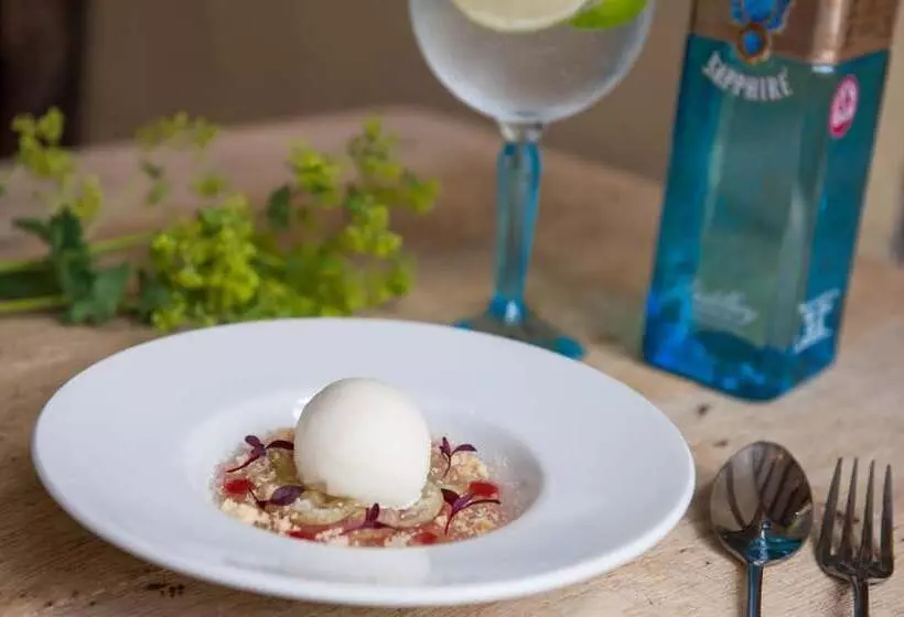 Hostelli The White Hart, Overton