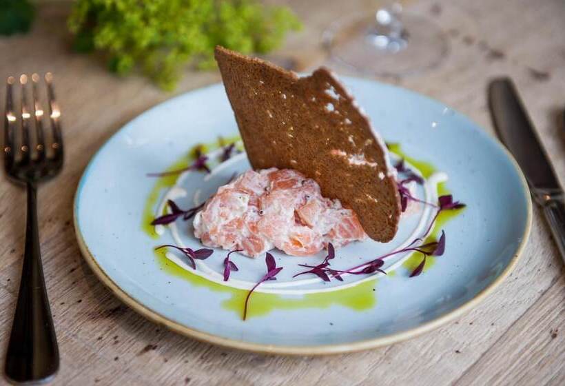 여관 The White Hart, Overton