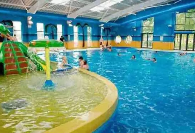ホテル Beautiful And Tranquil Lakeside Lodge   Sleeps 5